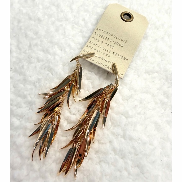 (NWT) ANTHROPOLOGIE • Gold Fringey Leaf Cluster Drop Earrings - Picture 3 of 7